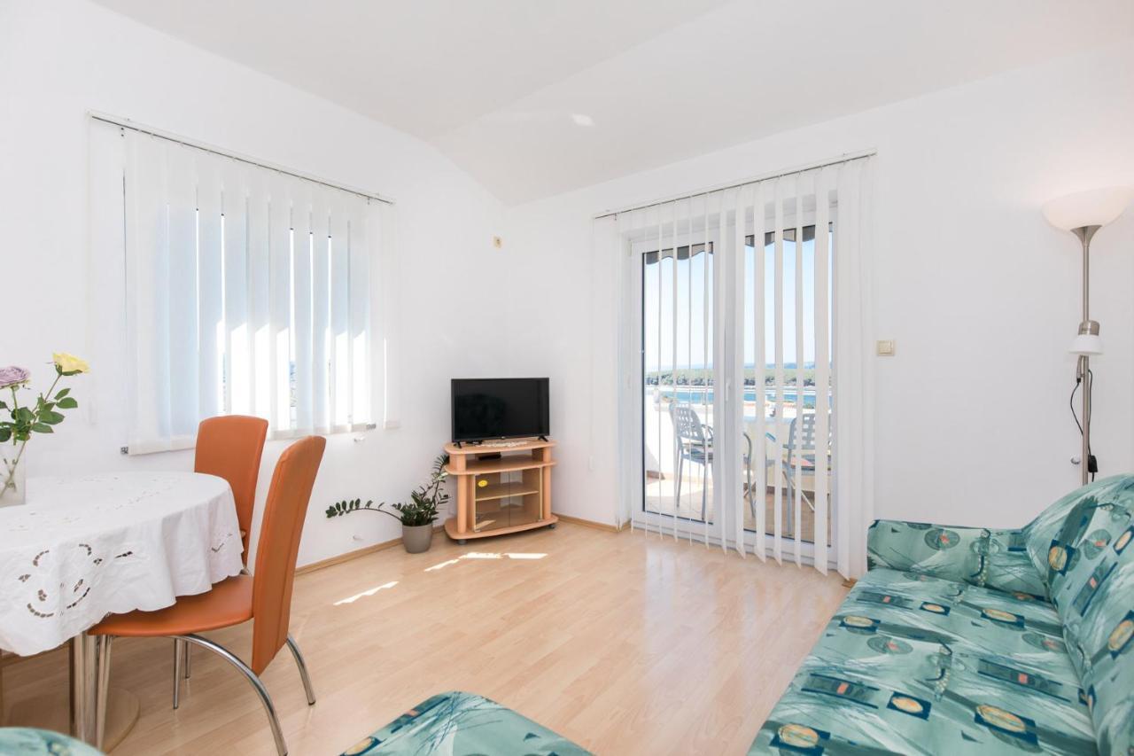 Apartment Cvijic Beige Punat Zewnętrze zdjęcie