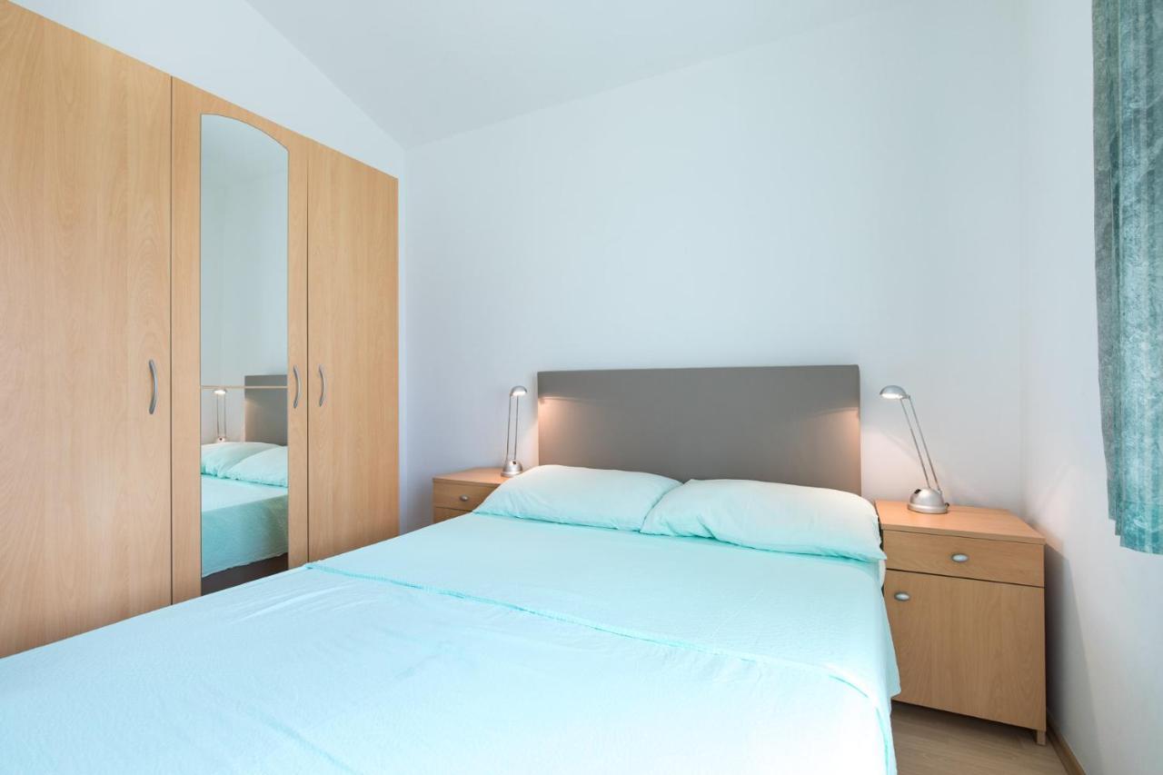 Apartment Cvijic Beige Punat Zewnętrze zdjęcie