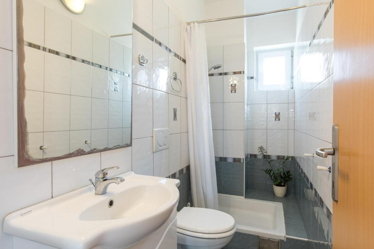 Apartment Cvijic Beige Punat Zewnętrze zdjęcie